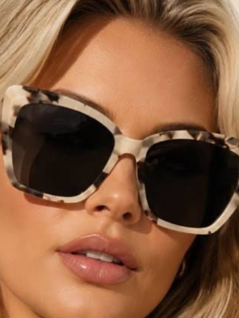 Stylish tortoise shell sunglasses by Diff Eyewear. Perfect blend of classic and